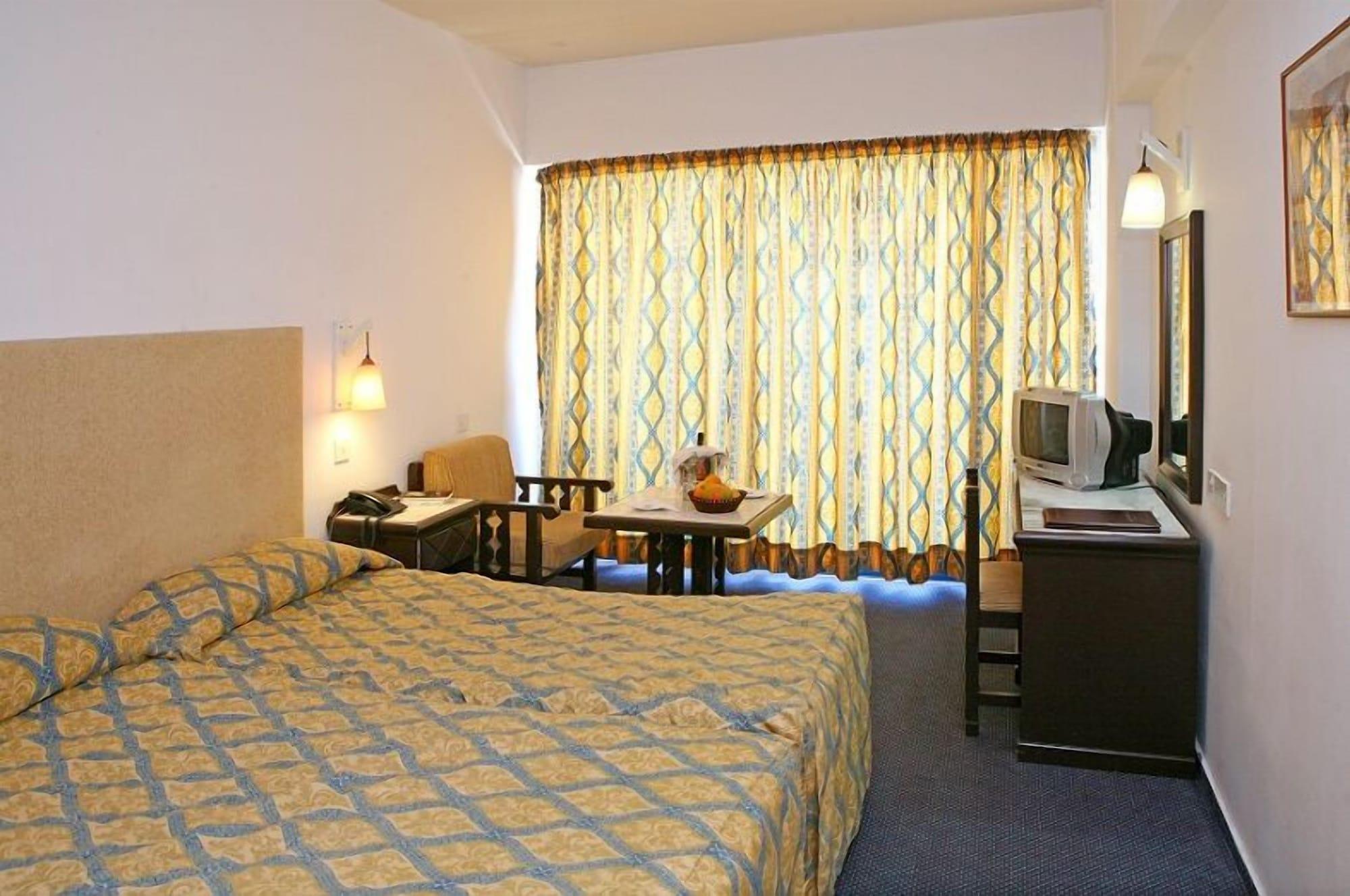 Navarria Blue Hotel Limassol Luaran gambar